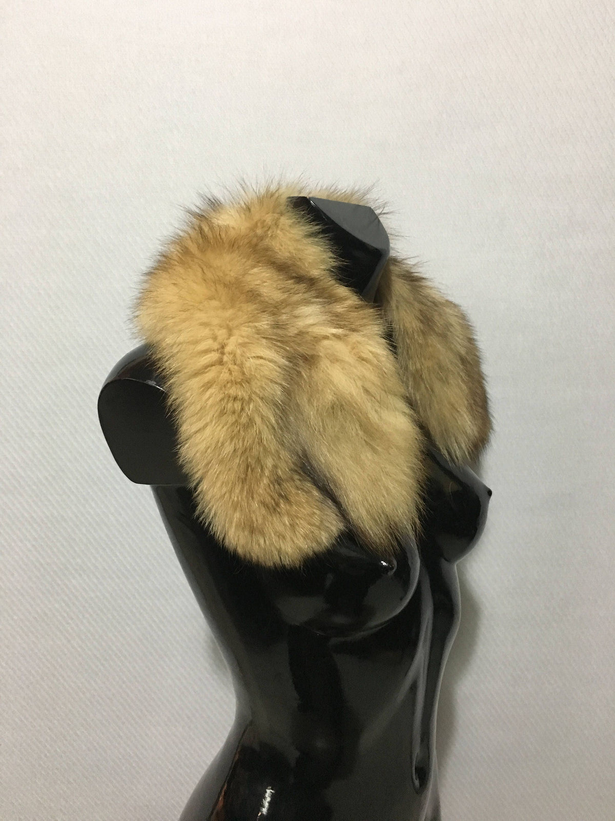 Beautiful Natural Beige-Brown Fox Fur Collar