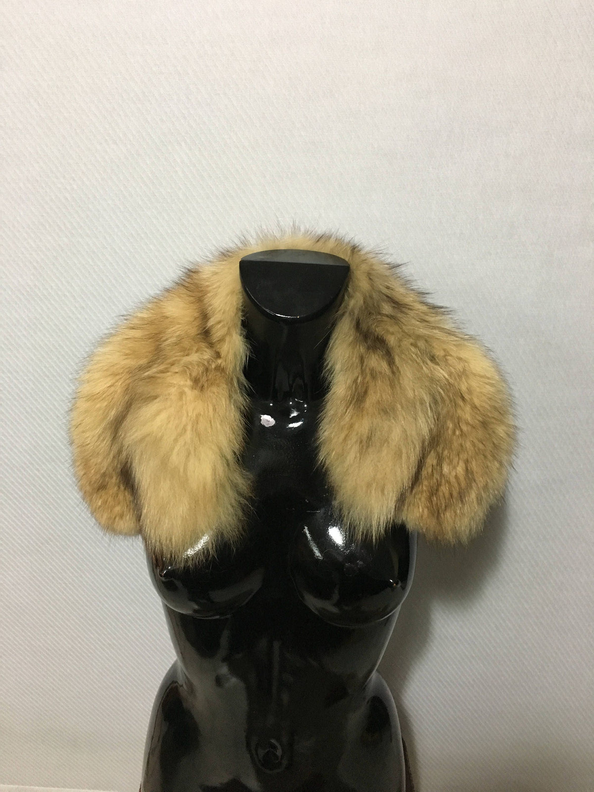 Beautiful Natural Beige-Brown Fox Fur Collar
