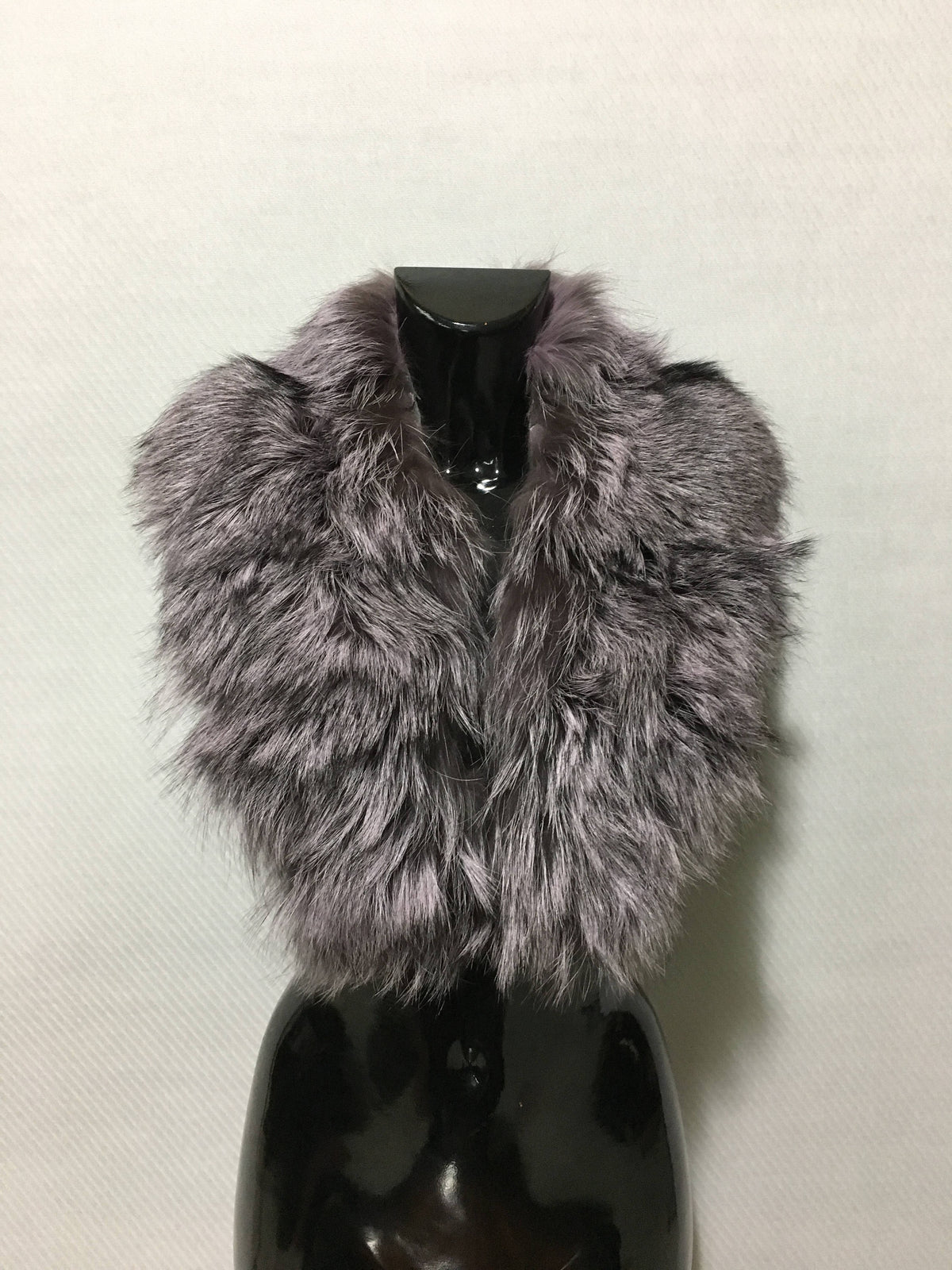 Gorgeous  Lilac & silver Fox Fur Collar