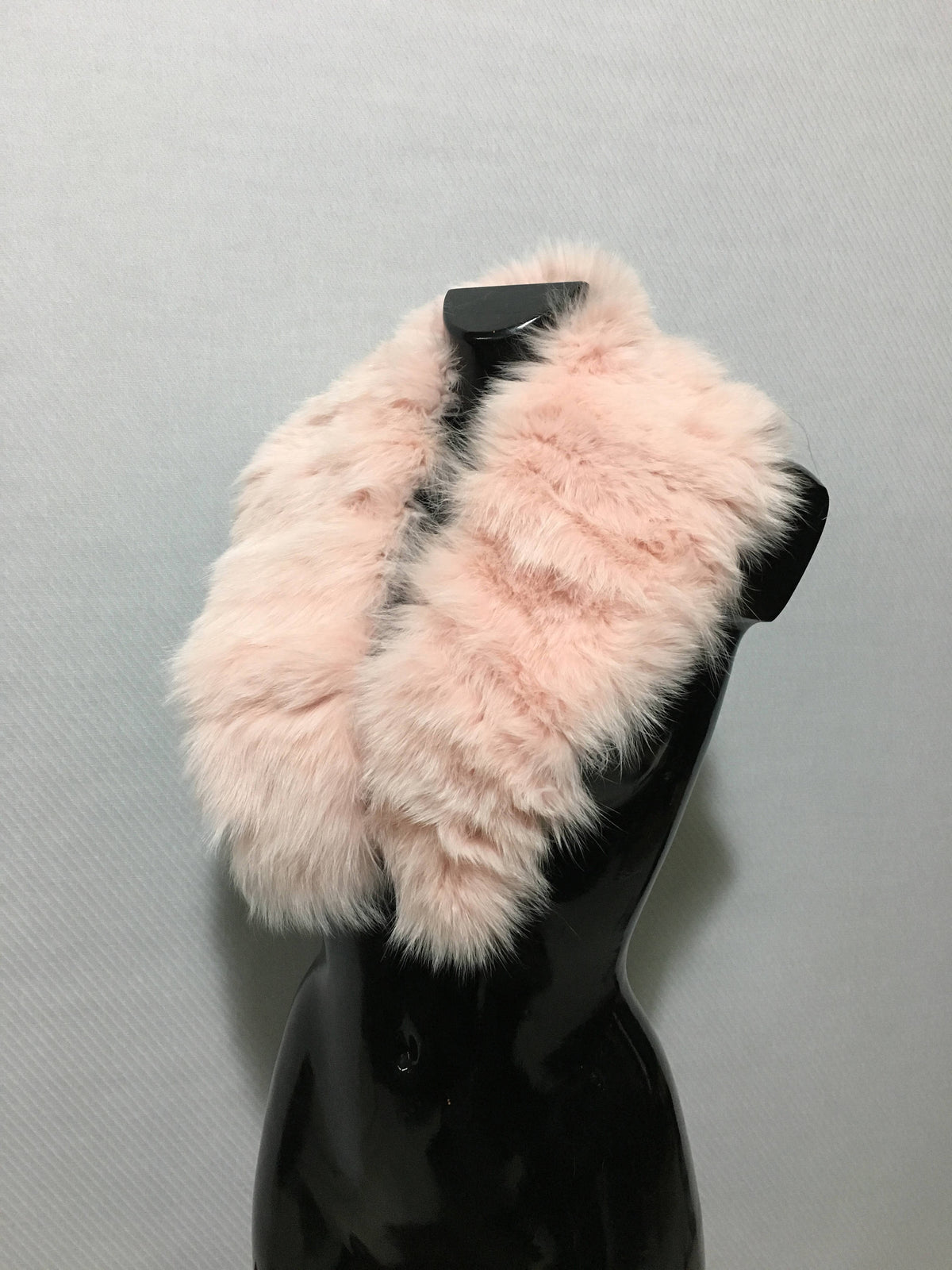 Fox Fur Collar / Scarf pink collor. Fashion fur Collar