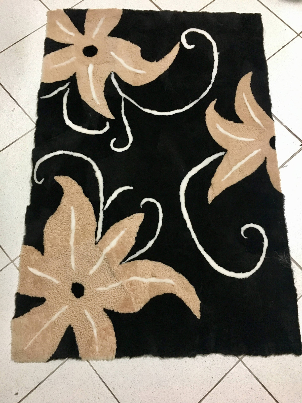 Luxury sheepskin Mat with Flowers  . Luxury Sheepskin Rug
