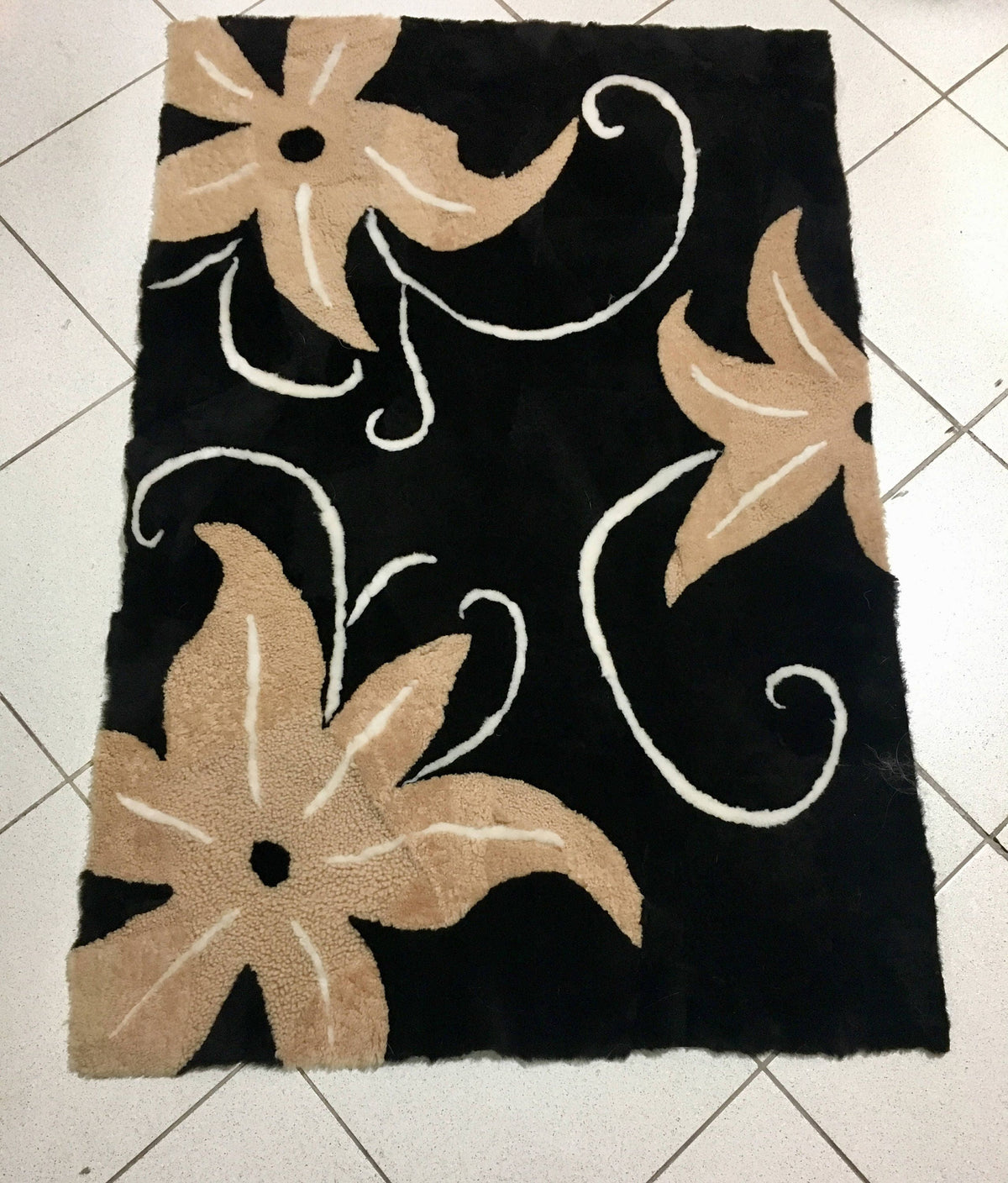 Luxury sheepskin Mat with Flowers  . Luxury Sheepskin Rug