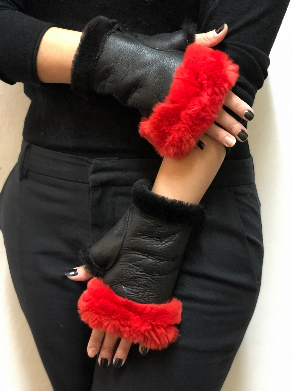 Sheepskin Fingerless  Fur One Size. Fashionable winter gloves for women