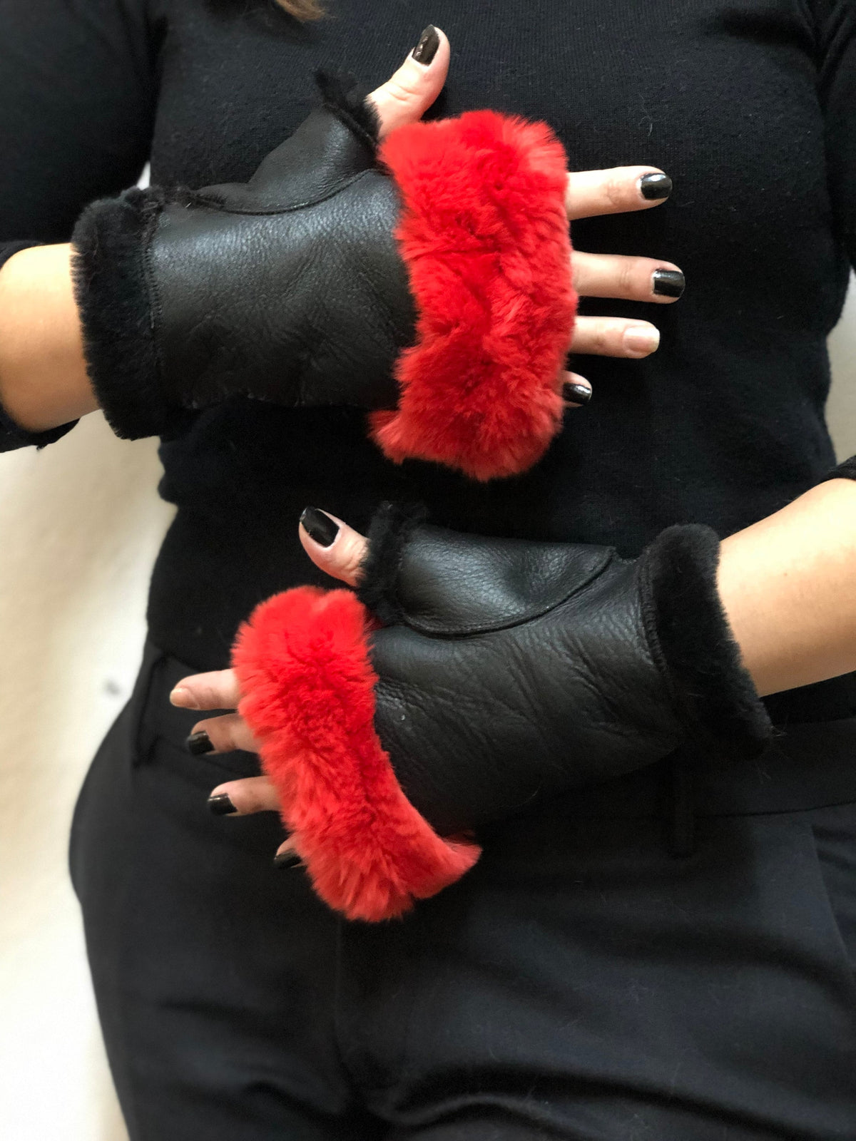 Sheepskin Fingerless  Fur One Size. Fashionable winter gloves for women