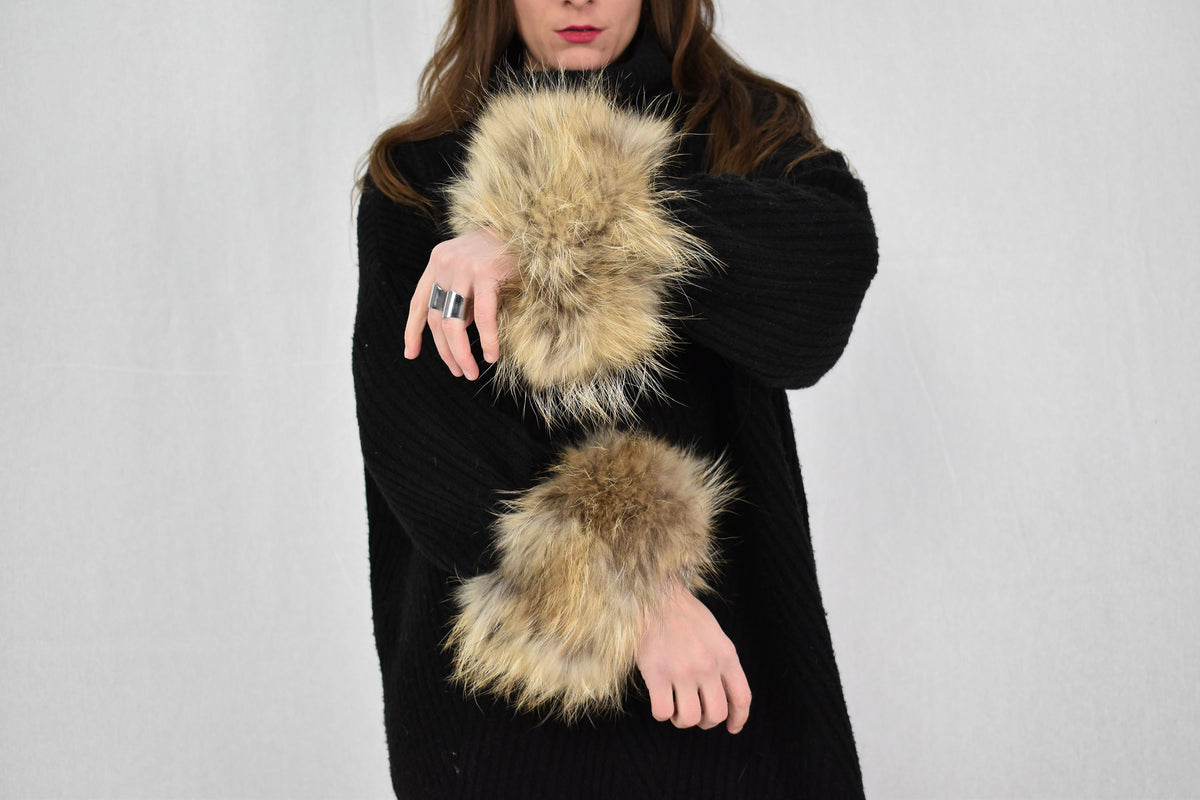 Elegant beige  Fur Cuffs -Cozy Winter Accessory fur cuffs , Coat Cuffs, Fox Fur , winter Coat cuffs,detachable Fur cuffs