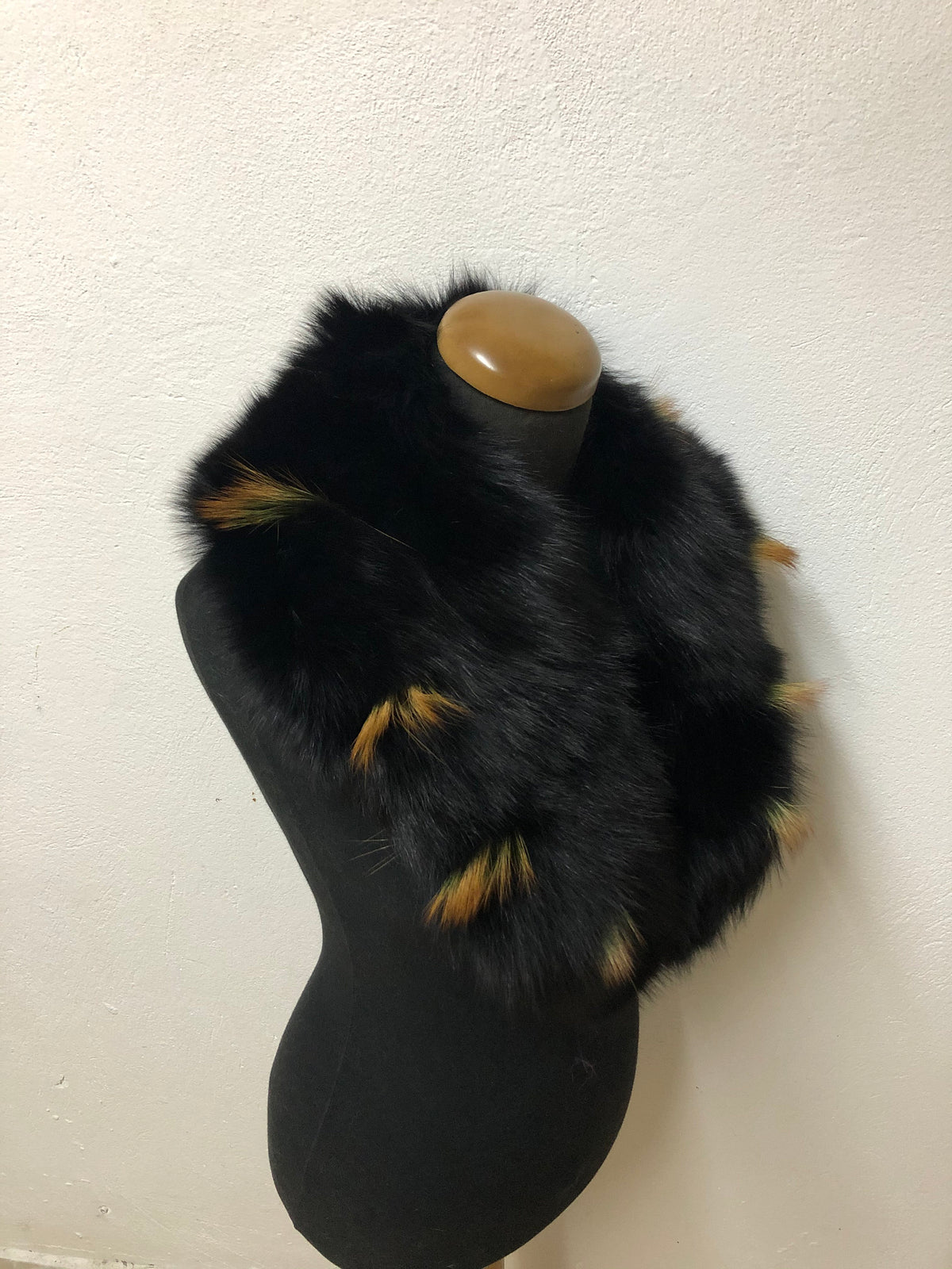 Stylish  Fox Fur Collar, Black Fur collar,Fur scarf, Coat Collar , Winter Collar, women collar, detachable fur collar for coats