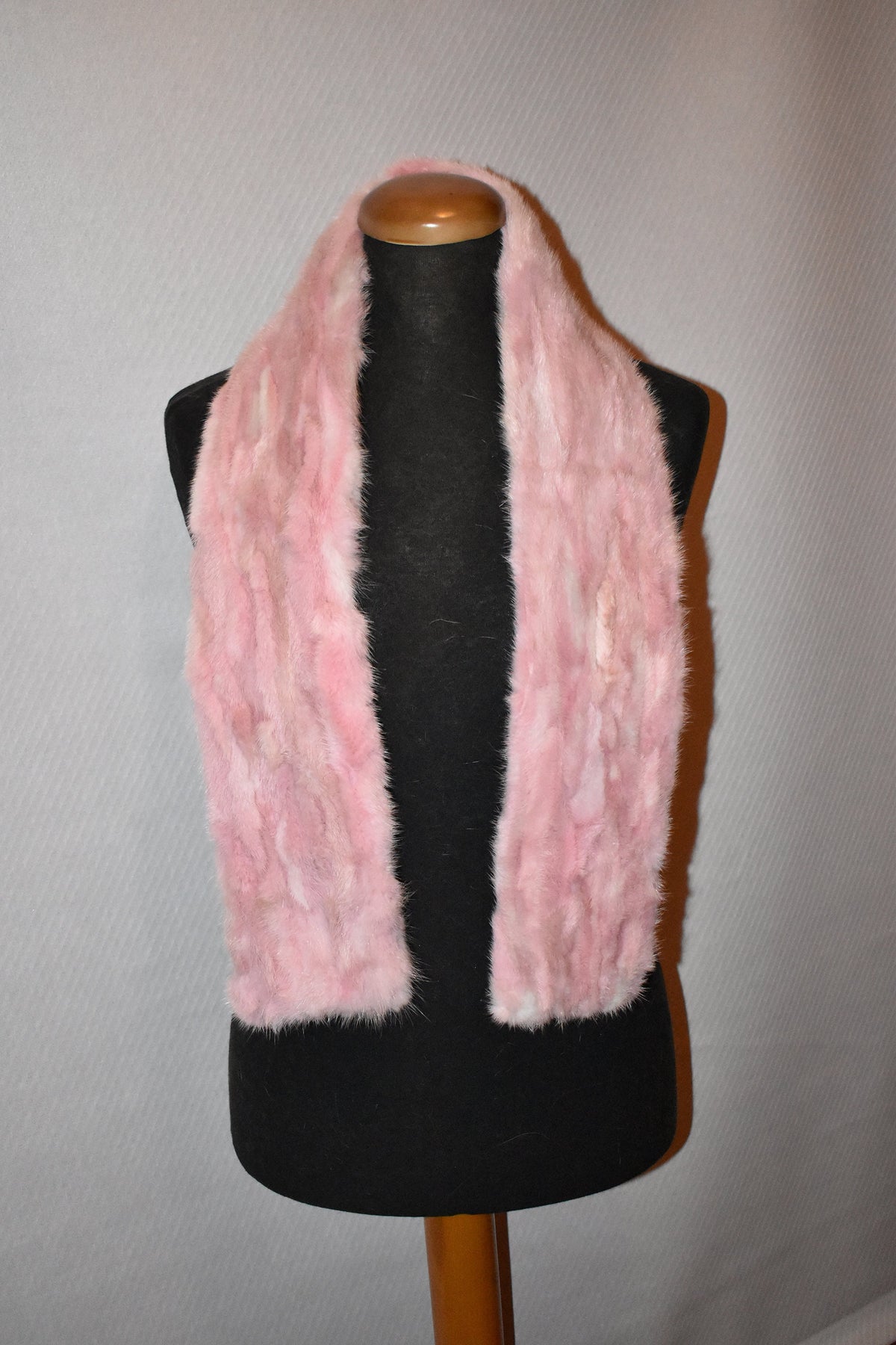 Beautiful  Mink Fur Scarf Pink Color. Mink fur scarf !!!