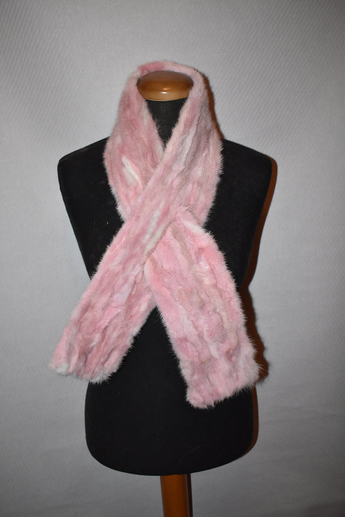 Beautiful  Mink Fur Scarf Pink Color. Mink fur scarf !!!