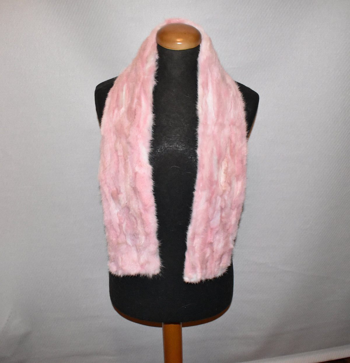 Beautiful  Mink Fur Scarf Pink Color. Mink fur scarf !!!
