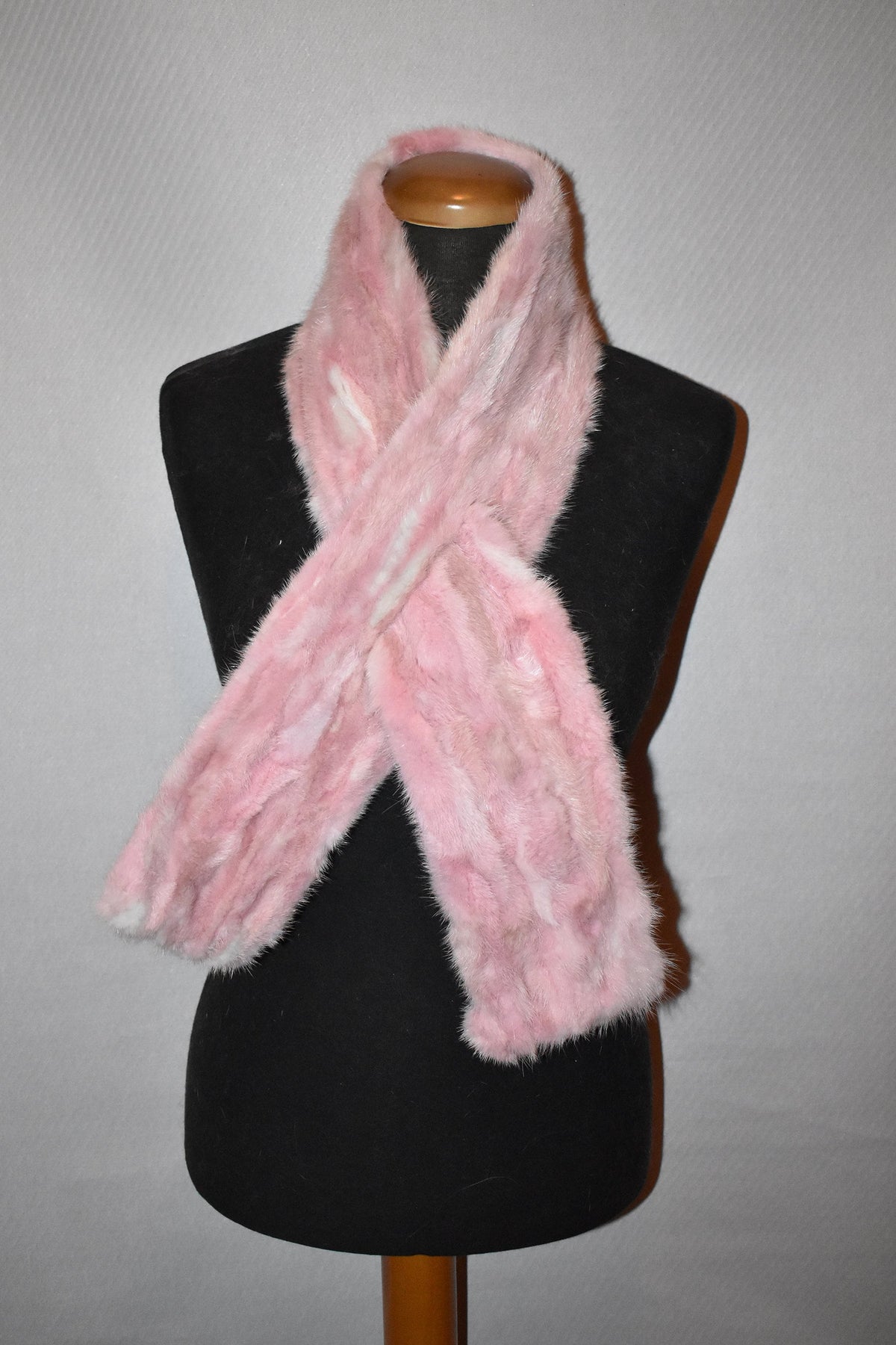 Beautiful  Mink Fur Scarf Pink Color. Mink fur scarf !!!