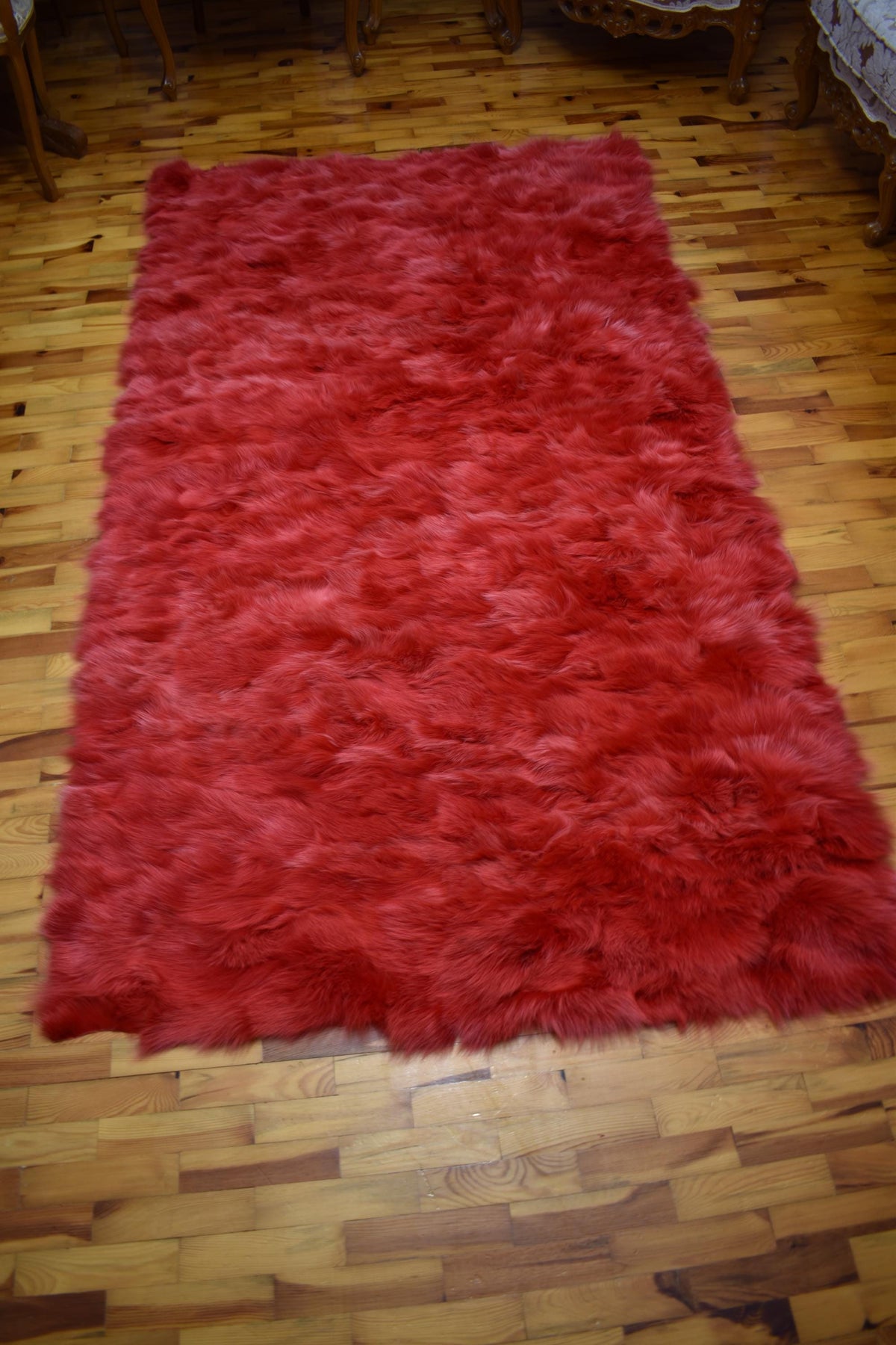 Red Fox Fur Blanket: Luxurious Velvet Lined Throw