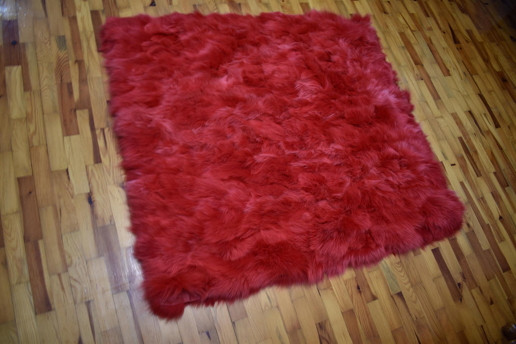 Red Fox Fur Blanket: Luxurious Velvet Lined Throw