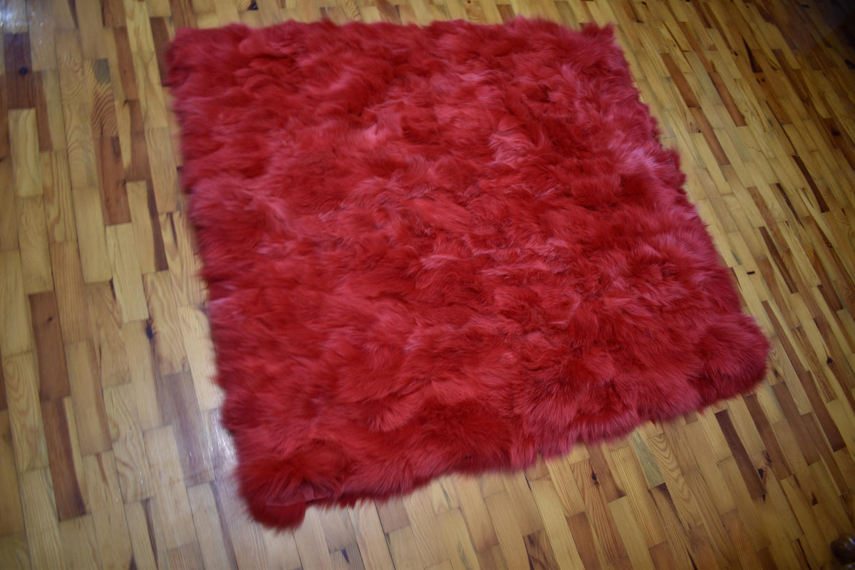 Red Fox Fur Blanket: Luxurious Velvet Lined Throw