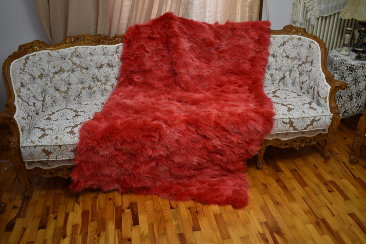 Red Fox Fur Blanket: Luxurious Velvet Lined Throw