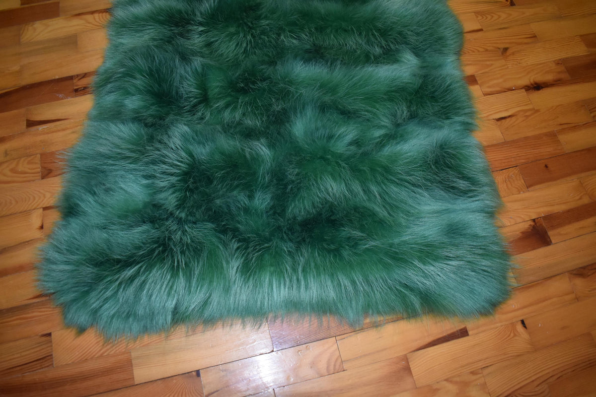 Fluffy Green Fox Fur Blanket: Luxurious Fur Rug, Velvet Lining