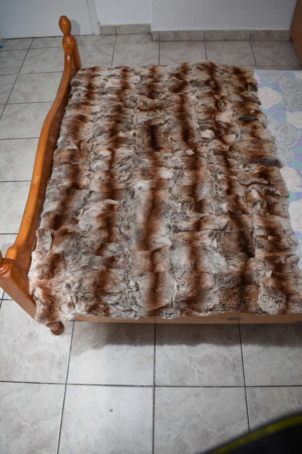 Luxury Rex Rabbit Fur Blanket: Cozy Beige Brown Throw