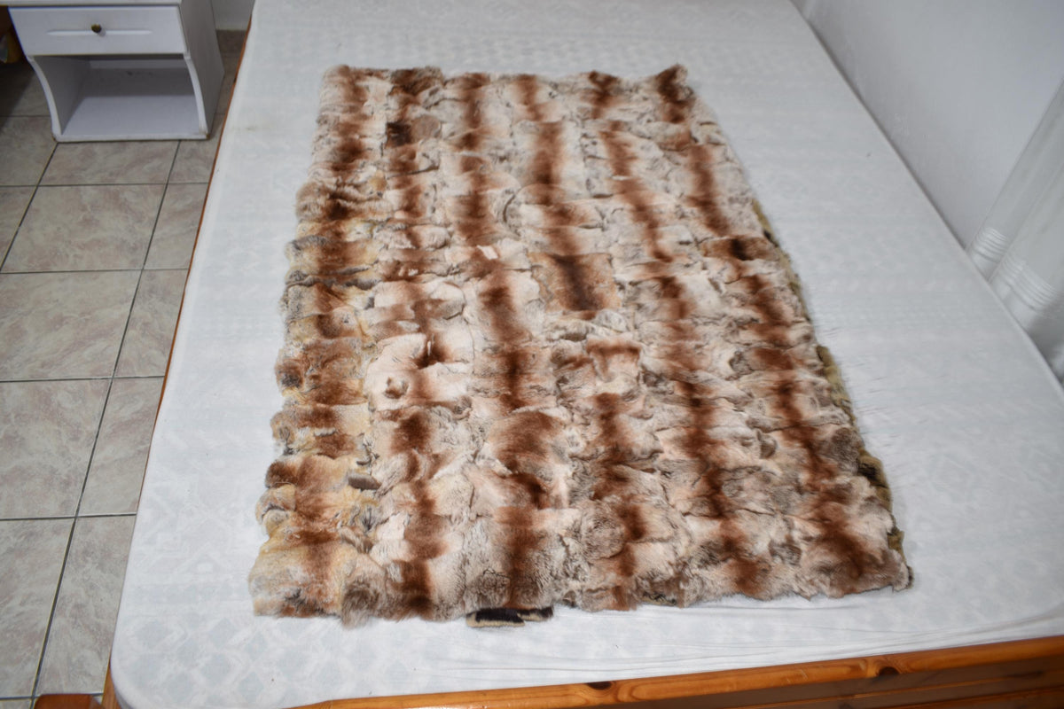 Luxury Rex Rabbit Fur Blanket: Cozy Beige Brown Throw