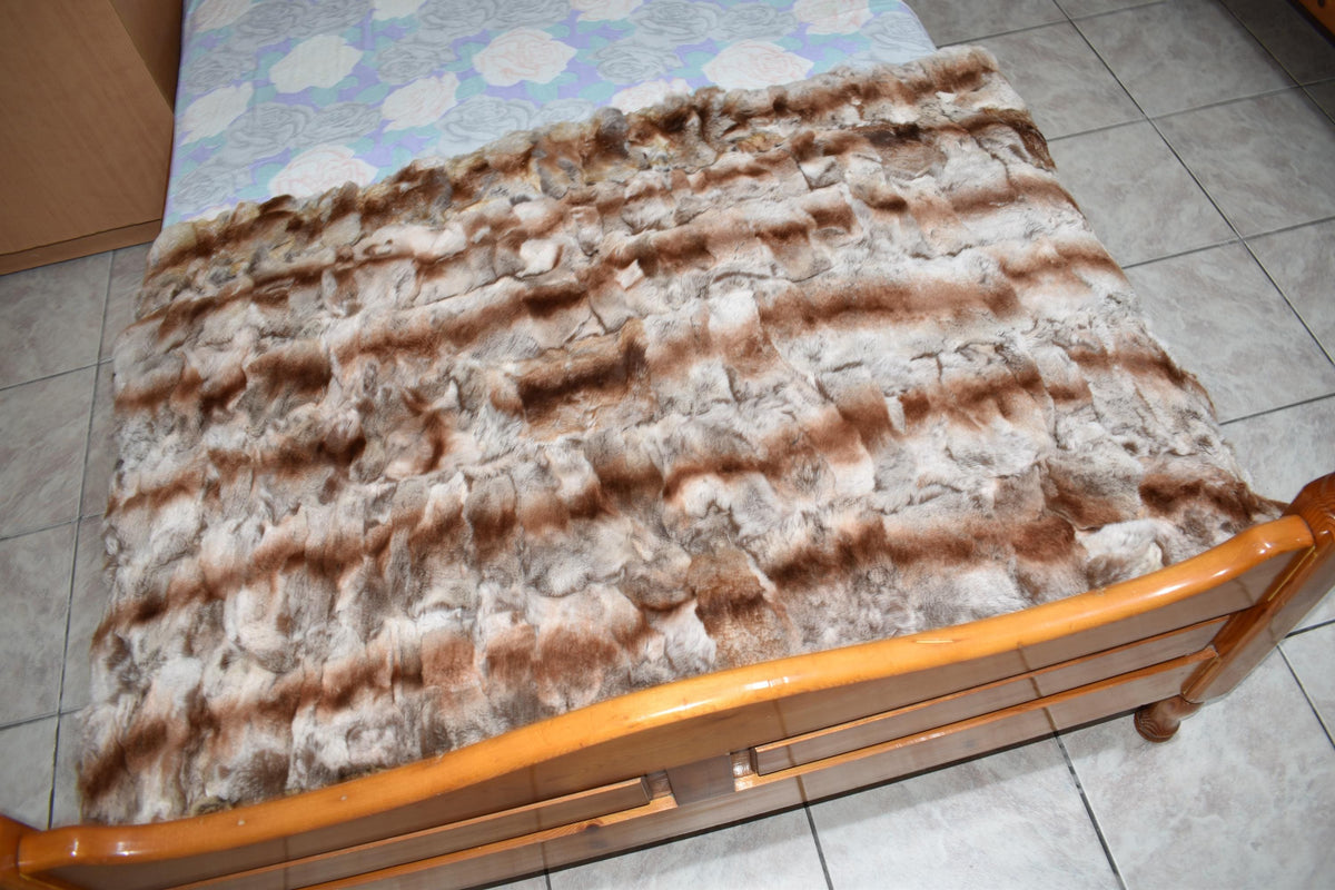 Luxury Rex Rabbit Fur Blanket: Cozy Beige Brown Throw