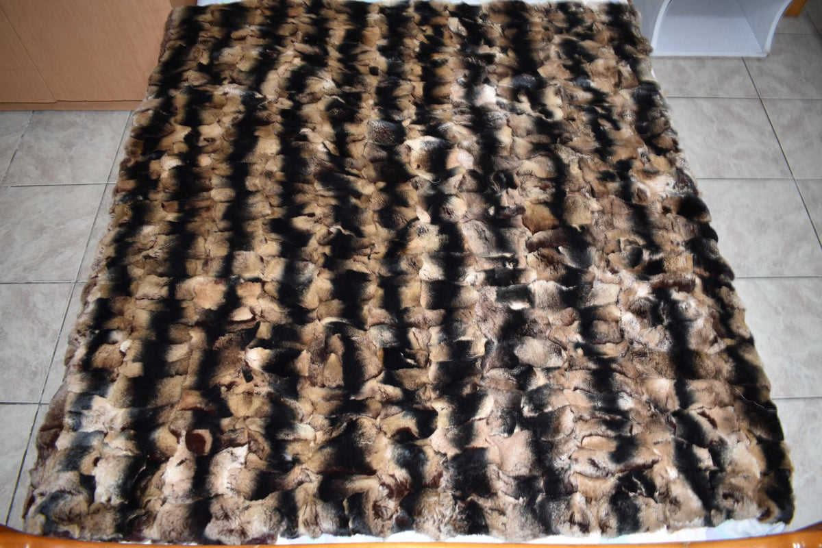 Rex Rabbit Fur Blanket: Soft Velvet Lining, Warm Winter Throw