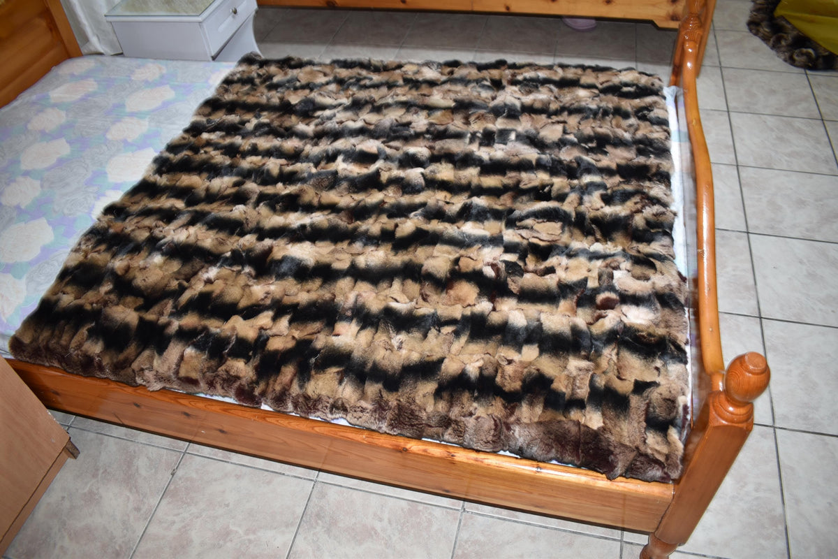 Rex Rabbit Fur Blanket: Soft Velvet Lining, Warm Winter Throw