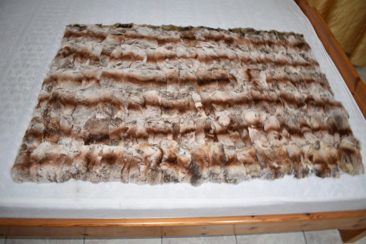 Luxury Rex Rabbit Fur Blanket: Cozy Beige Brown Throw
