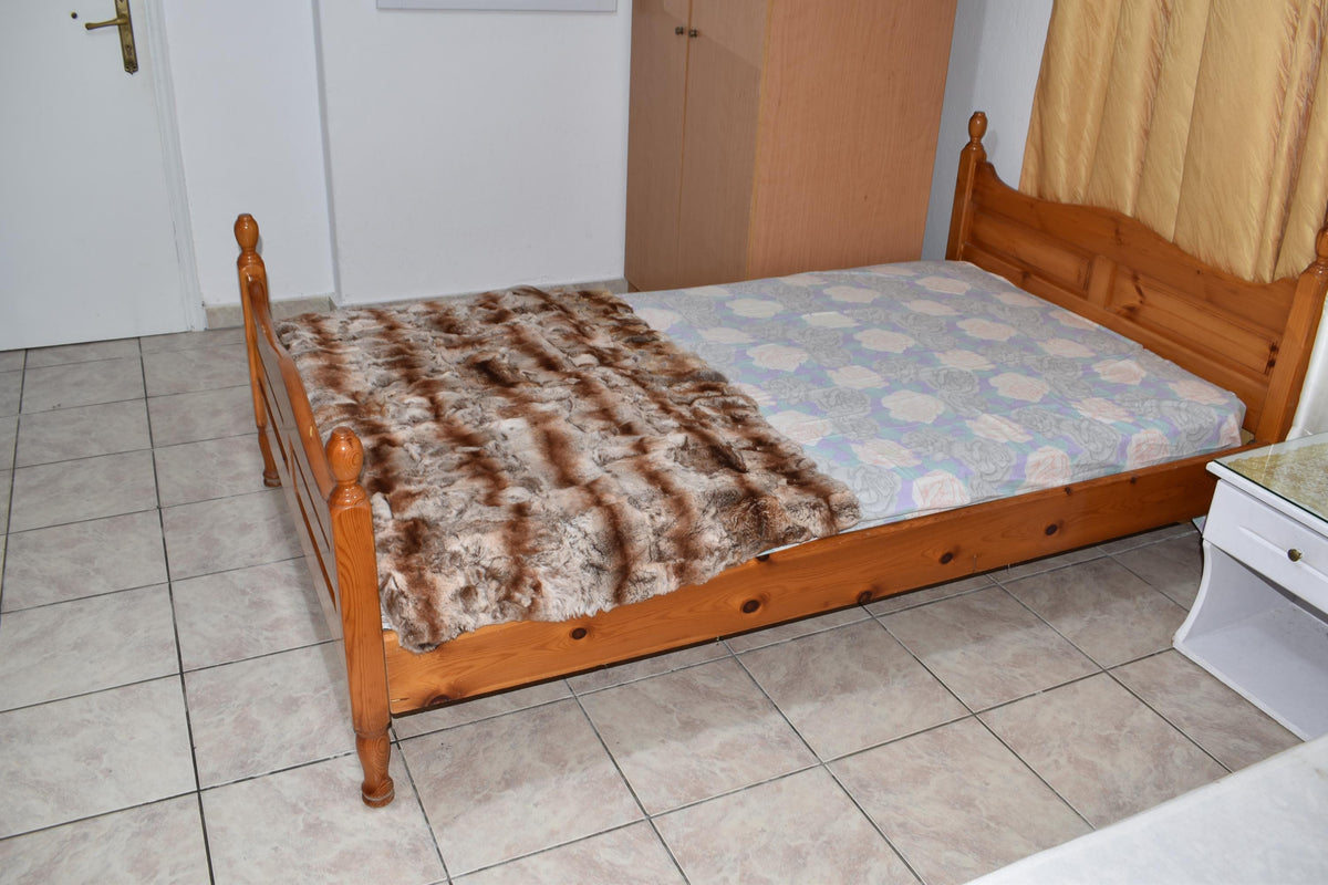 Luxury Rex Rabbit Fur Blanket: Cozy Beige Brown Throw