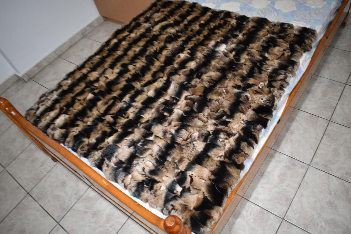 Rex Rabbit Fur Blanket: Soft Velvet Lining, Warm Winter Throw