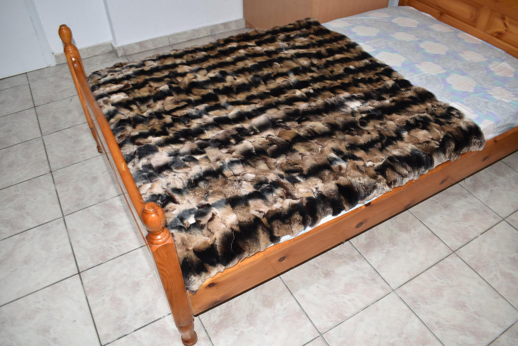 Rex Rabbit Fur Blanket: Soft Velvet Lining, Warm Winter Throw