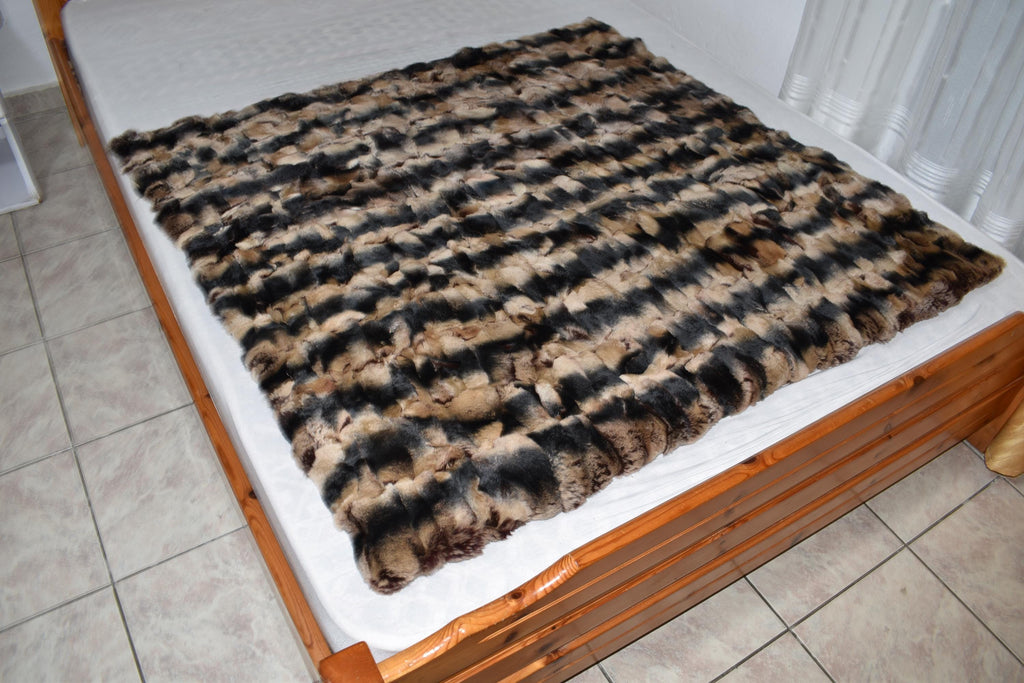 Rex Rabbit Fur Blanket: Soft Velvet Lining, Warm Winter Throw